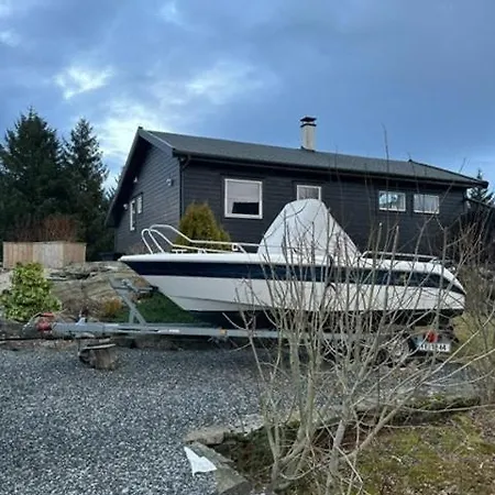 Charming With Archipelago Views In Sogn