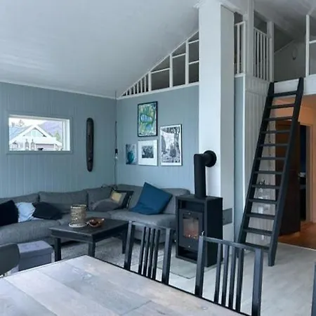Charming With Archipelago Views In Sogn *